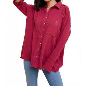 NEW IN-LOOM garment washed lace inset button down tunic in mulberry